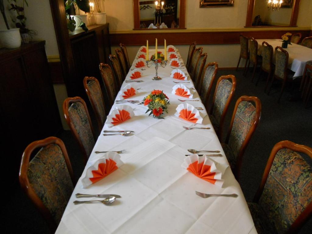 Hotel Restaurant Zur Post Wuppertal Extérieur photo