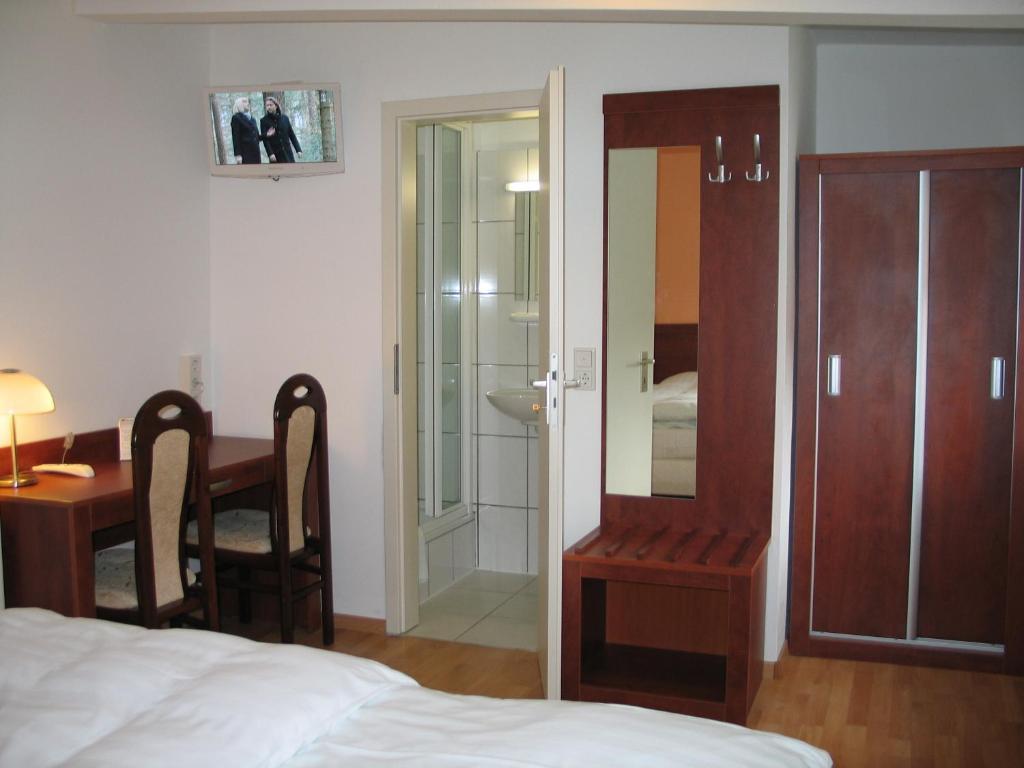 Hotel Restaurant Zur Post Wuppertal Chambre photo