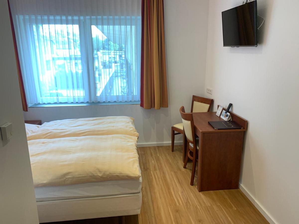 Hotel Restaurant Zur Post Wuppertal Extérieur photo
